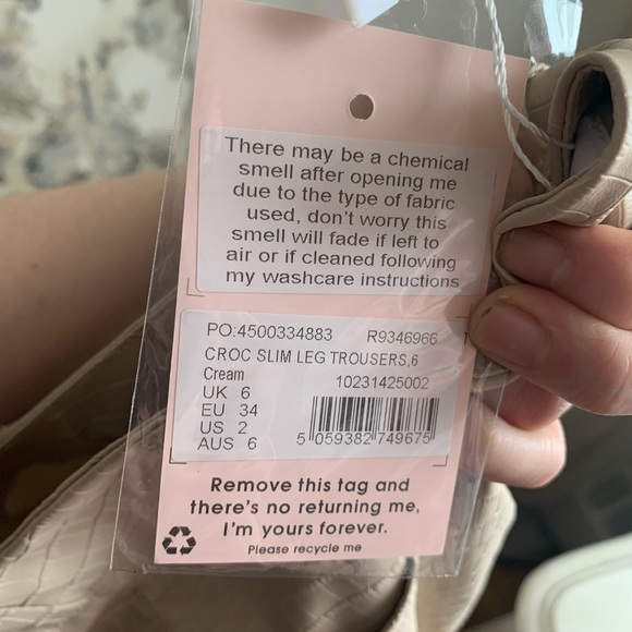 BEIGE FAUX LEATHER CROCODILE TEXTURED PANTS **stretchy** - Picture 8 of 8